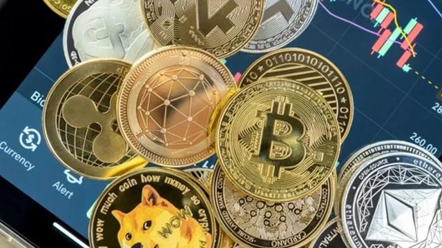 特朗普内阁多数成员支持加密货币，比特币冲击 10 万美元大关存警示